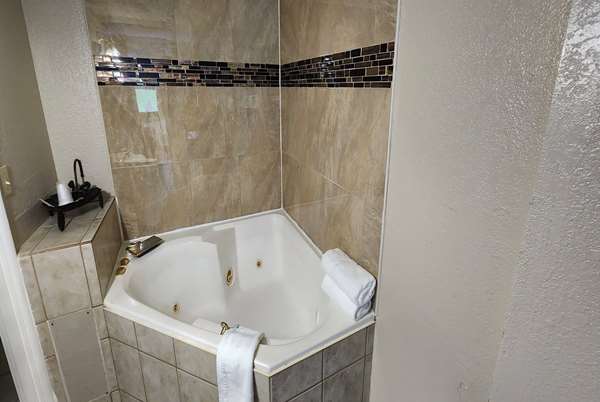  - Days Inn Fort Wright - I-71 & I-75, Exit 189