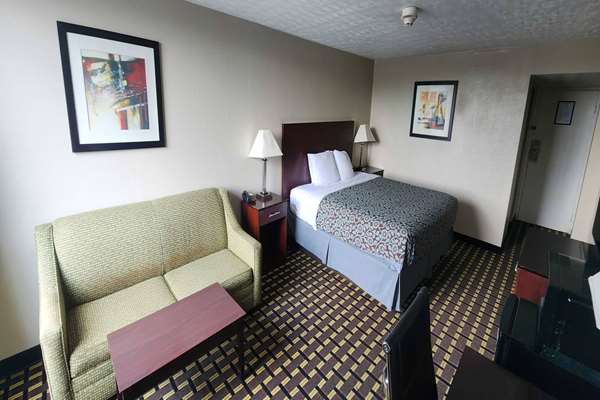  - Days Inn Fort Wright - I-71 & I-75, Exit 189