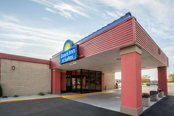 Exterior view - Days Inn & Suites Mt Pleasant