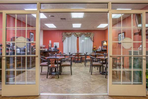  - Days Inn & Suites Mt Pleasant