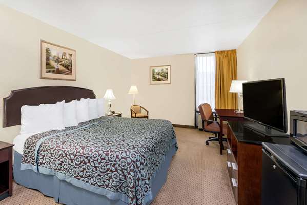  - Days Inn Indianapolis - I-69, Exit 201