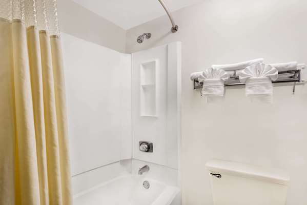  - Days Inn Indianapolis - I-69, Exit 201