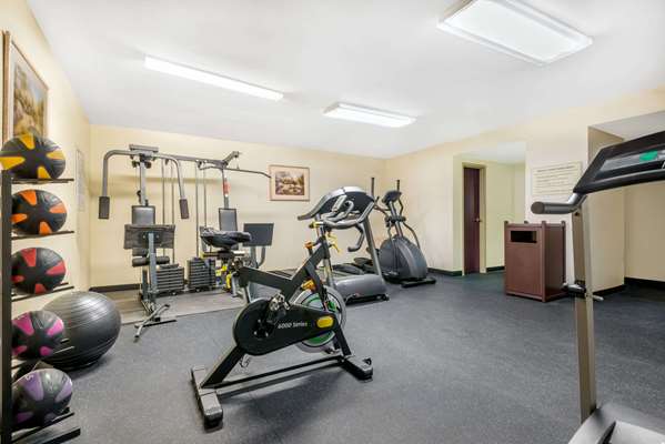 Fitness/ Exercise Room - Days Inn Indianapolis - I-69, Exit 201