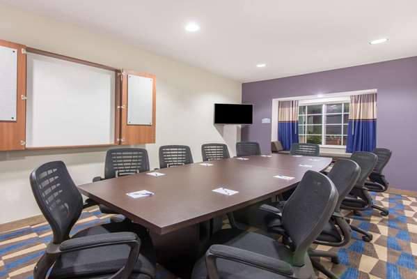  - Microtel Inn & Suites by Wyndham Cadiz