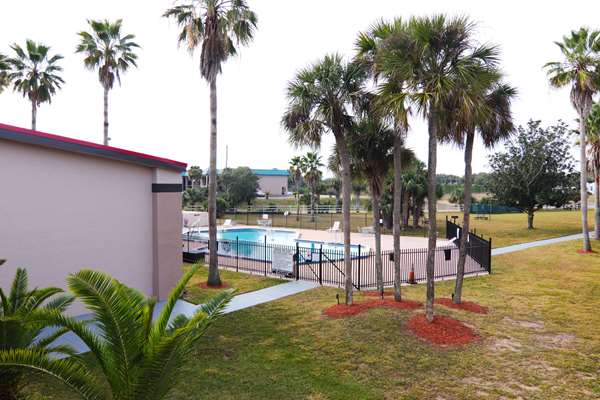 Pool - Ramada Hotel Davenport - I-4, Exit 55