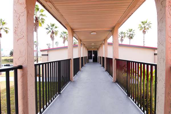  - Ramada Hotel Davenport - I-4, Exit 55