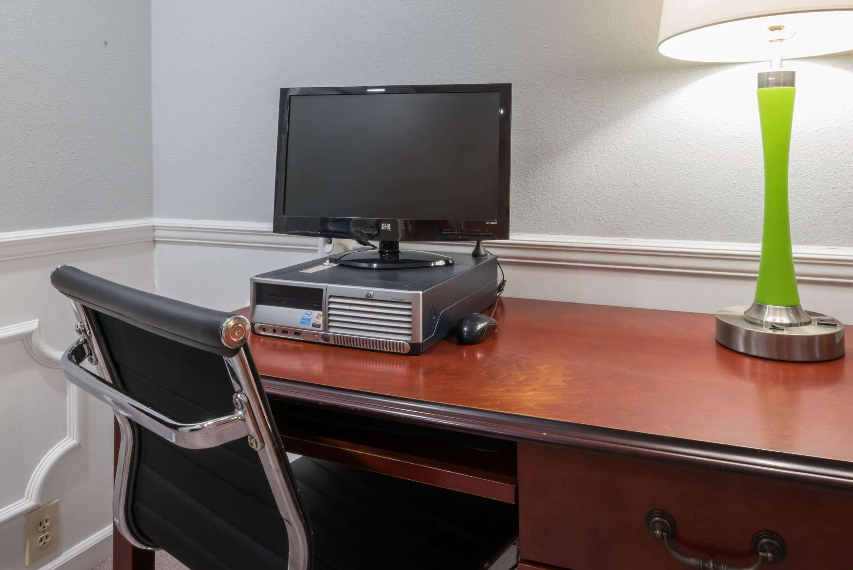Business Center | Super 8 by Wyndham Alexander City