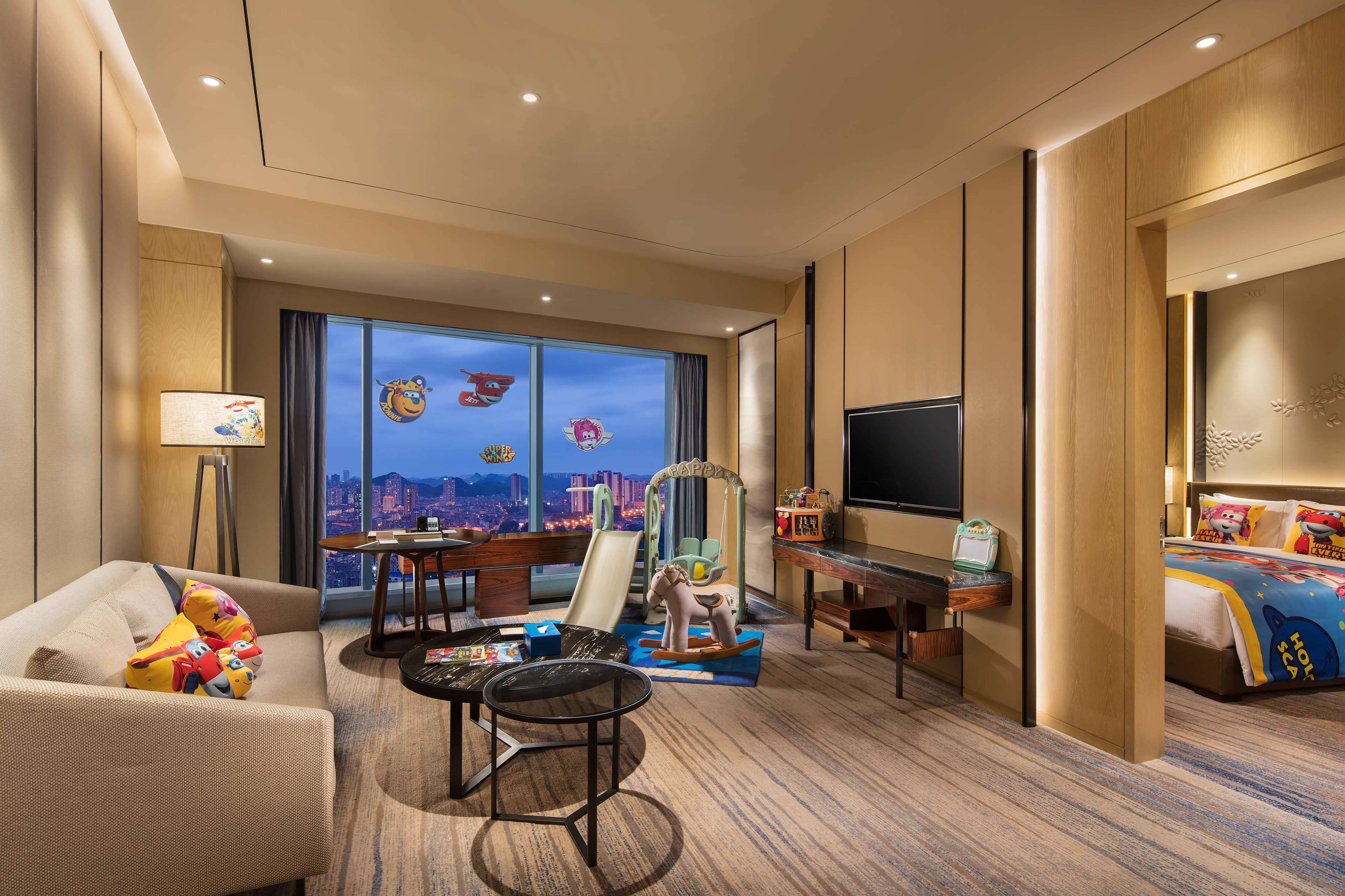 DoubleTree by Hilton Hotel Anshun Room Type - KING ONE BEDROOM SUITE