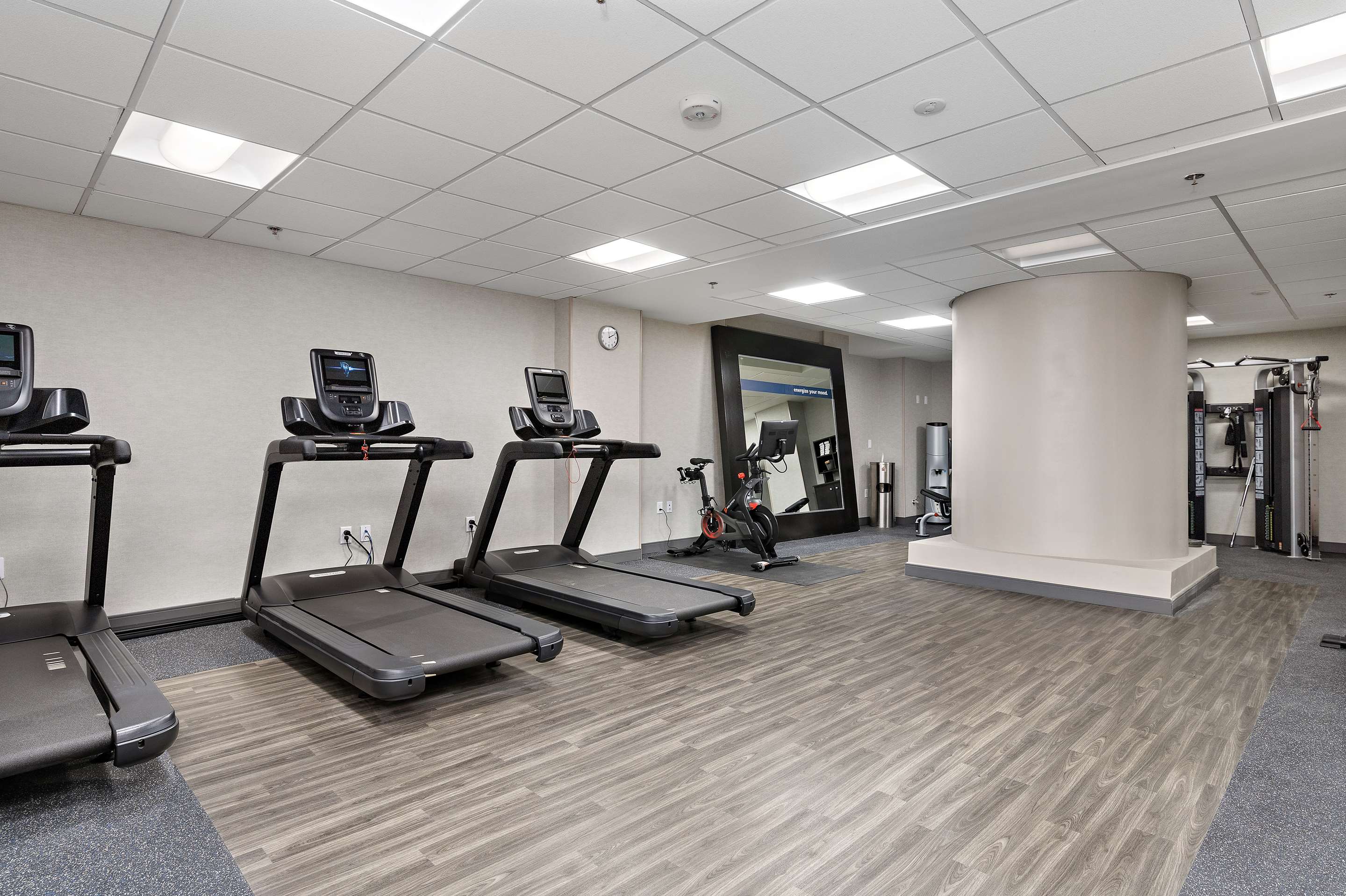 Health club fitness center gym | Hampton Inn Kansas City/Downtown Financial District