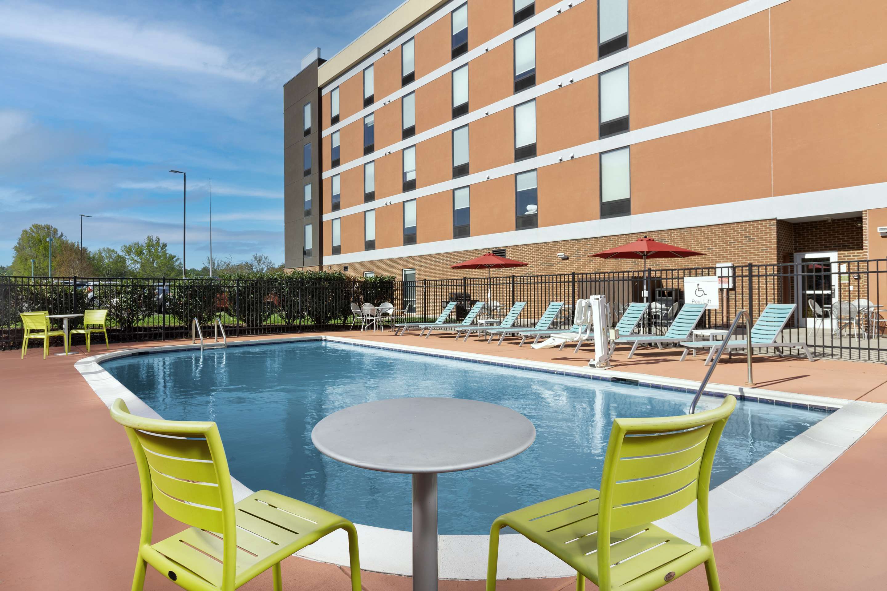Pool | Home2 Suites by Hilton Knoxville West