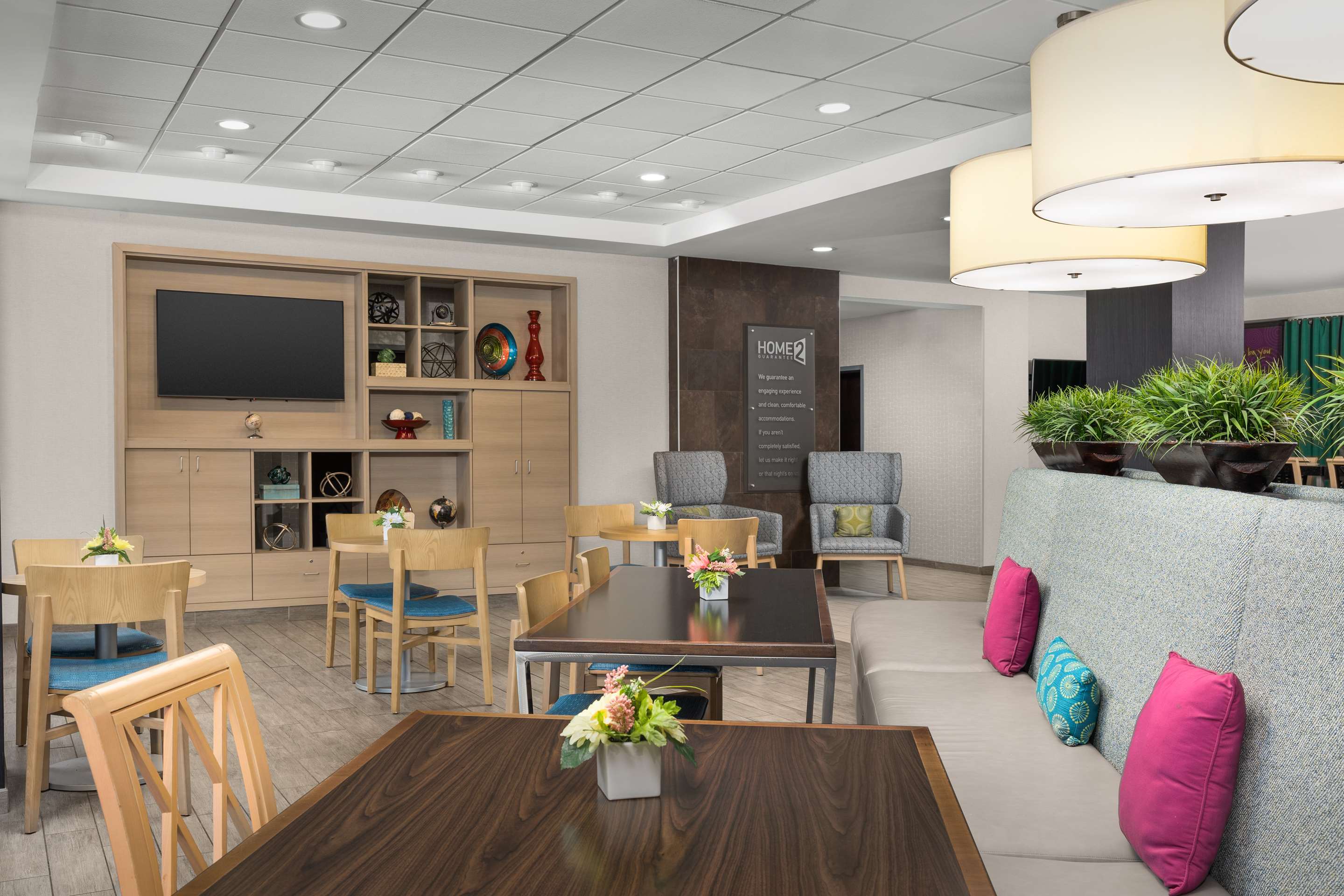 Lobby | Home2 Suites by Hilton Knoxville West