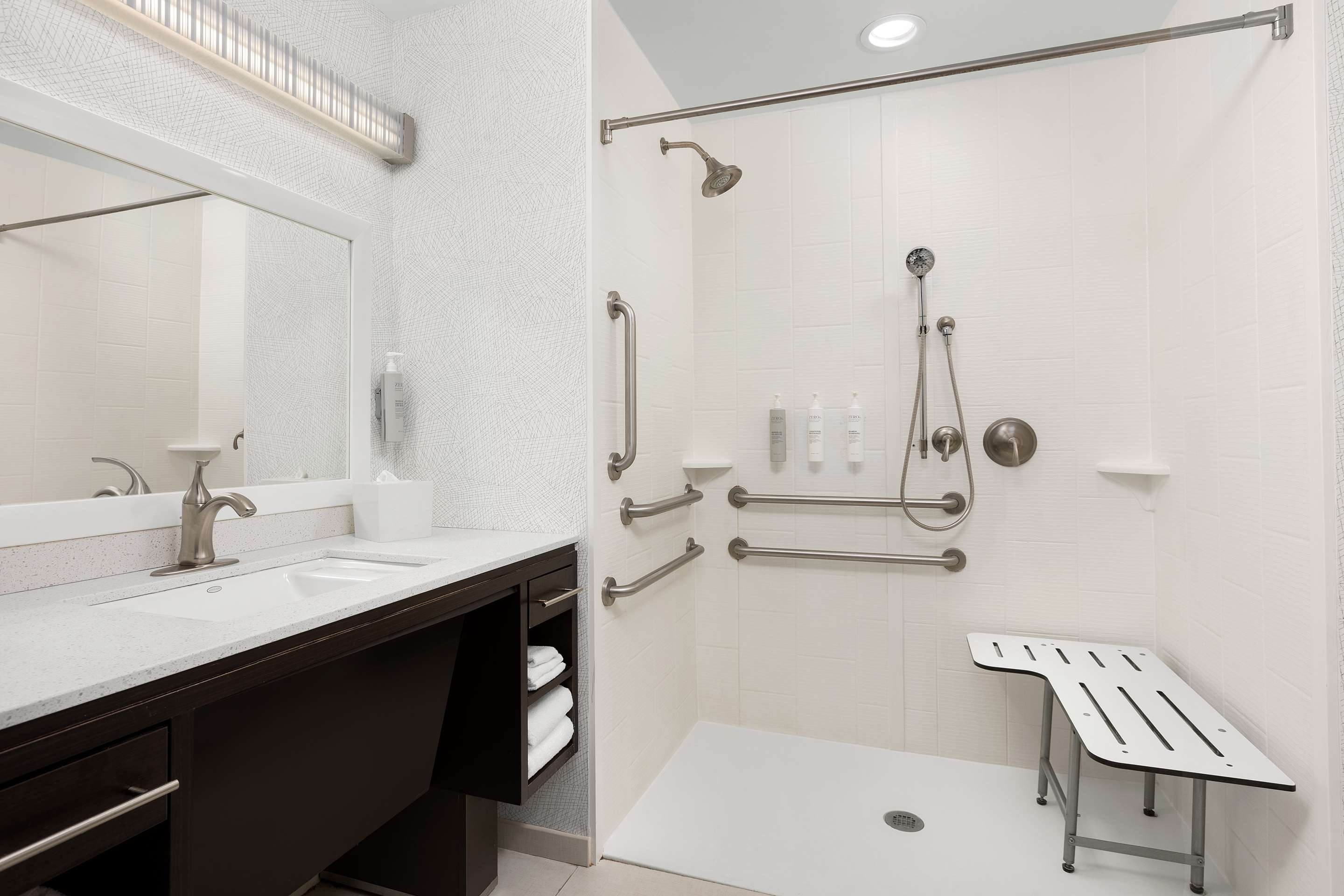 Guest room bath