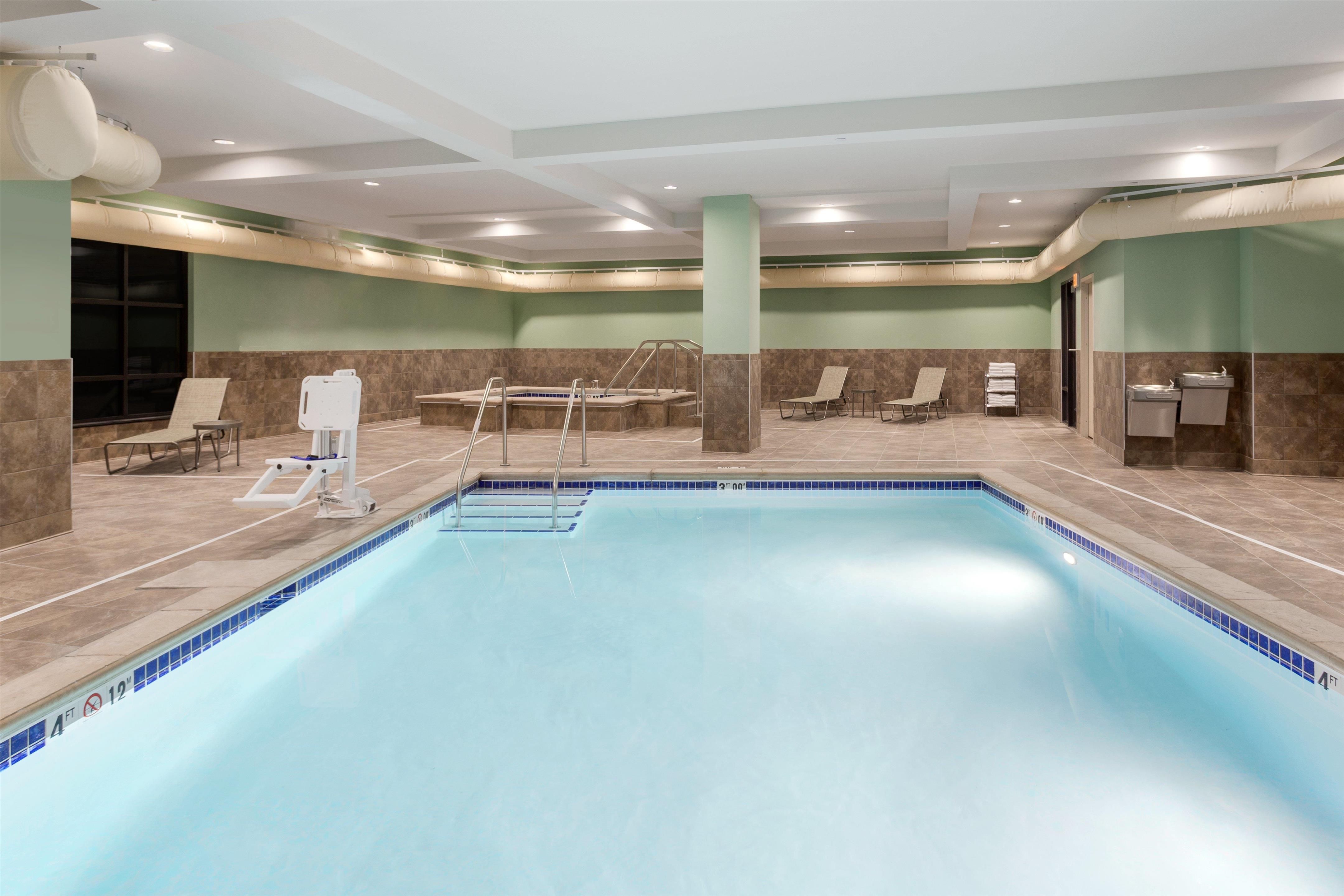 Pool | Hampton Inn & Suites West Des Moines/SW Mall Area