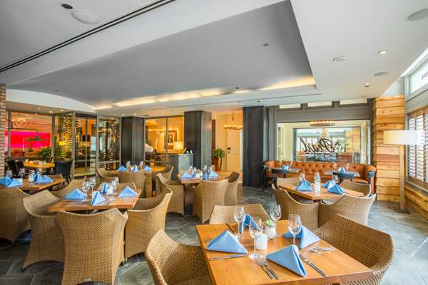 Restaurant - Sam Houston Hotel Downtown Houston - I-10, Exit 769A & 769B