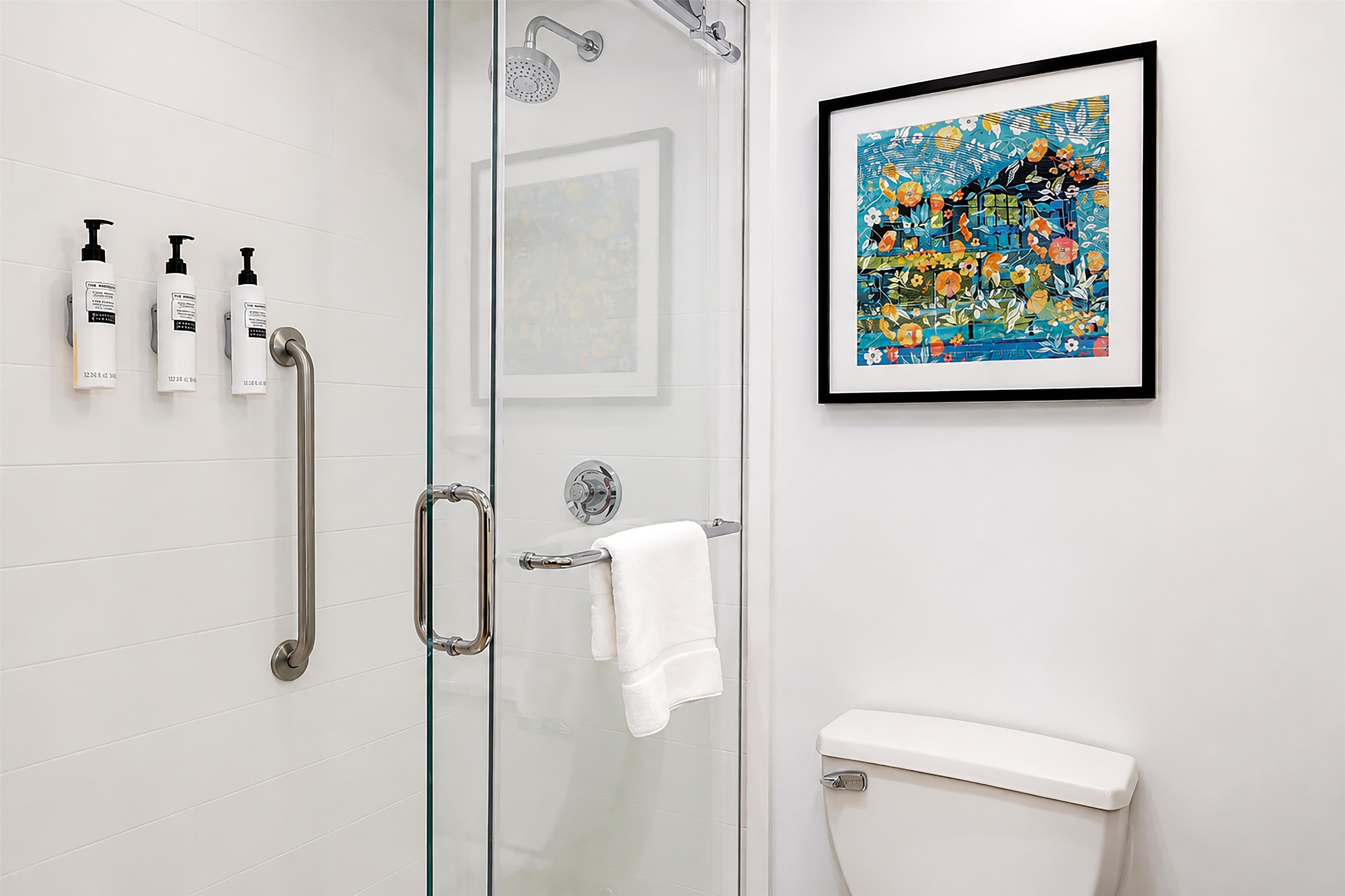 Guest room bath