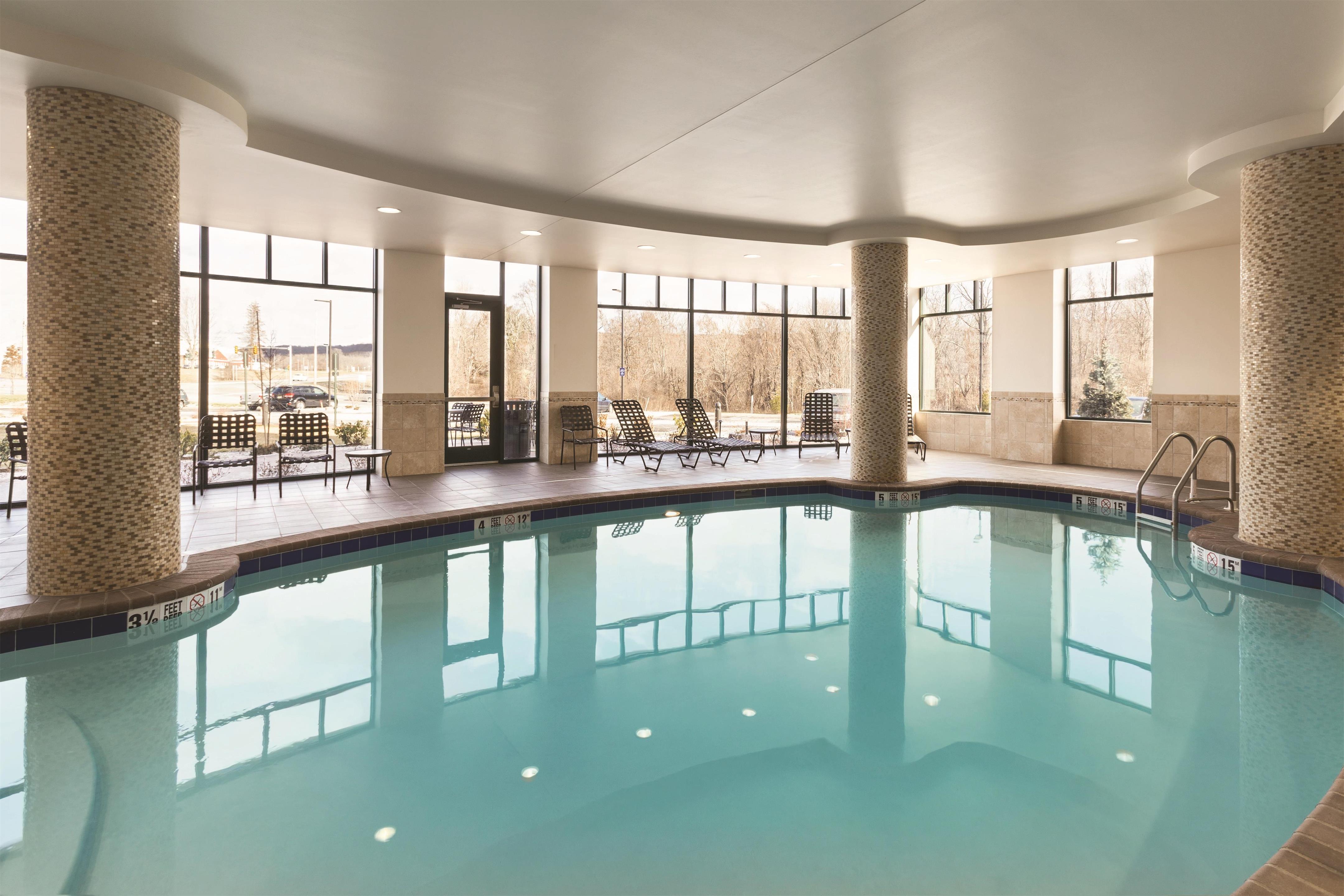 Pool | Hilton Garden Inn Wallingford/Meriden
