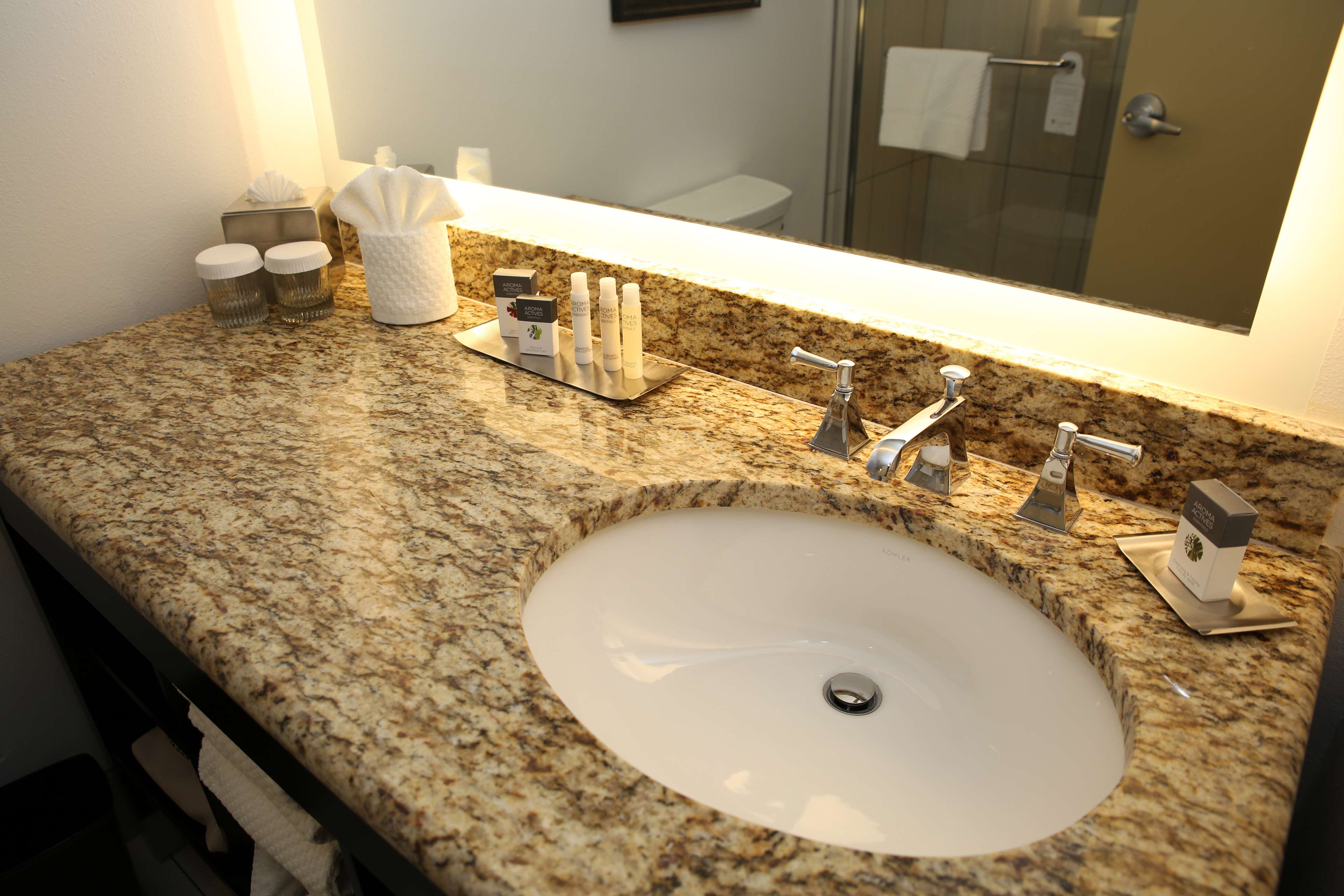 DoubleTree Suites by Hilton Hotel McAllen Room Type - 1 KING 2 ROOM SUITE NOSMOK