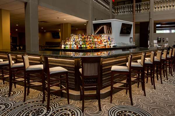 Bar - DoubleTree Suites by Hilton Hotel McAllen