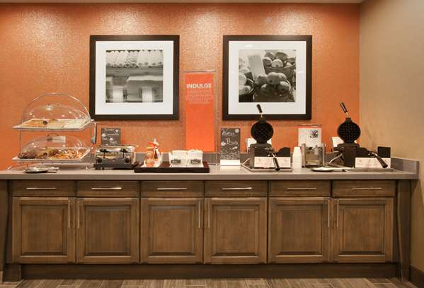 Restaurant - Hampton Inn Snyder