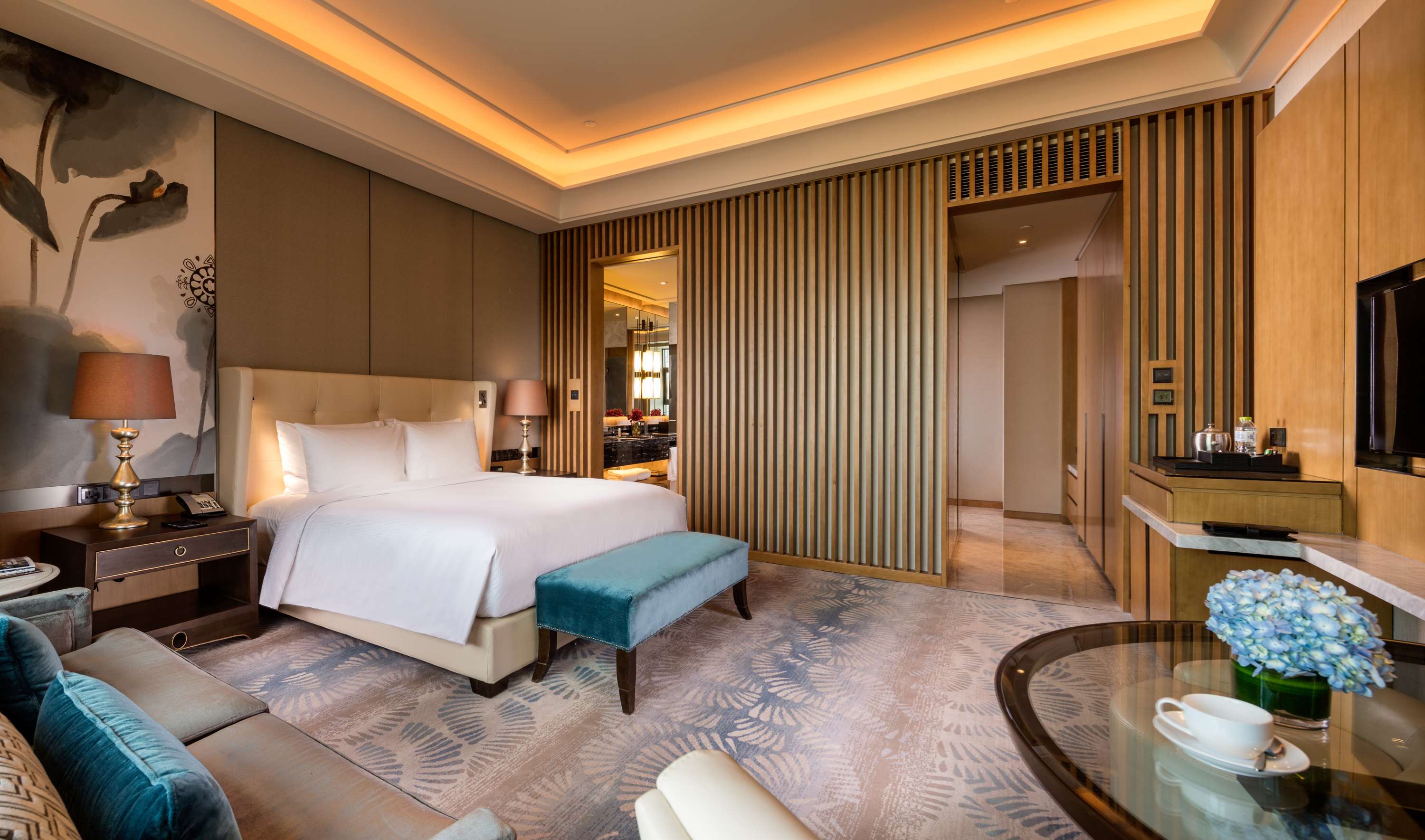 Hilton Urumqi Room Type - KING EXECUTIVE ROOM