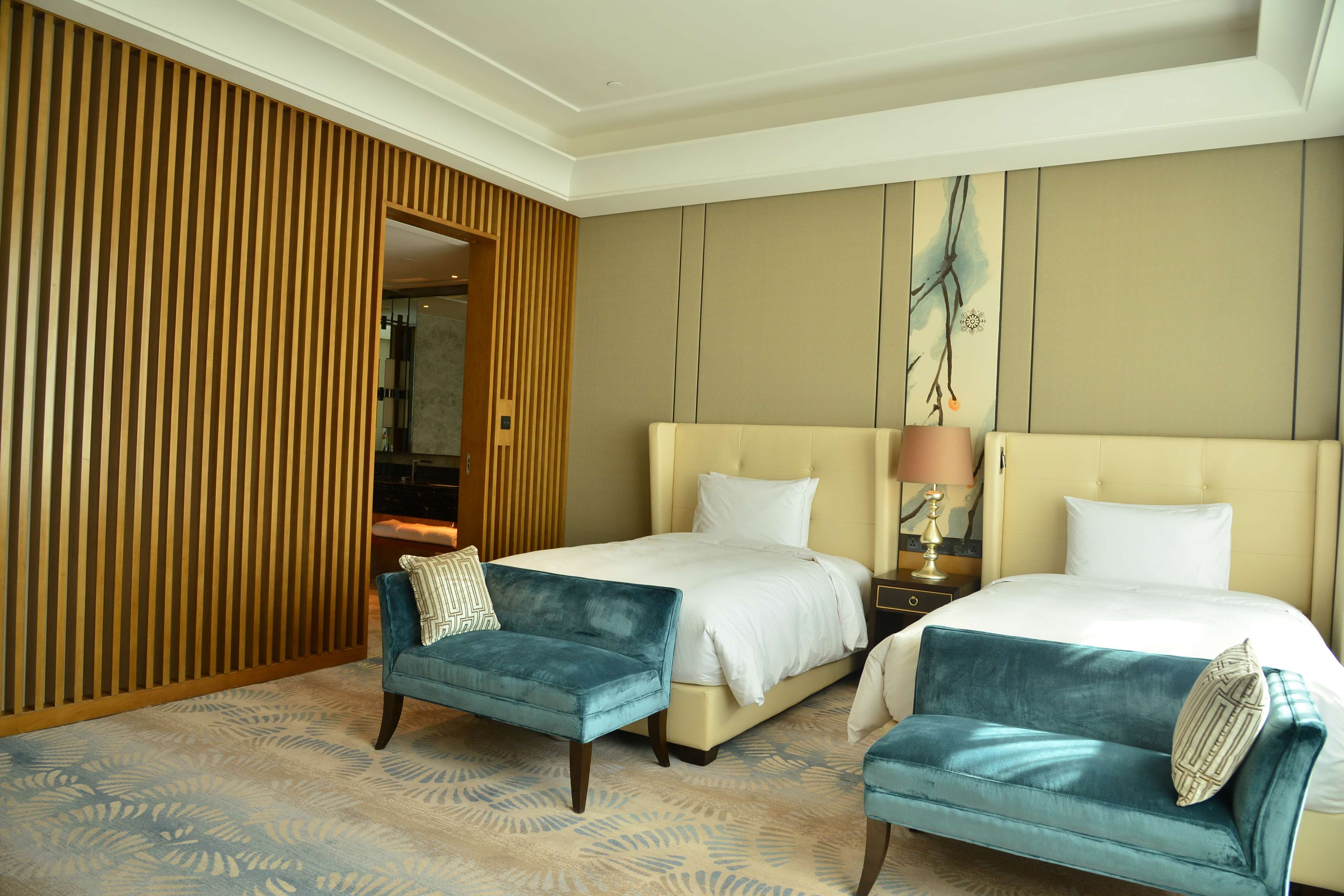Hilton Urumqi Room Type - TWIN DELUXE GUEST ROOM
