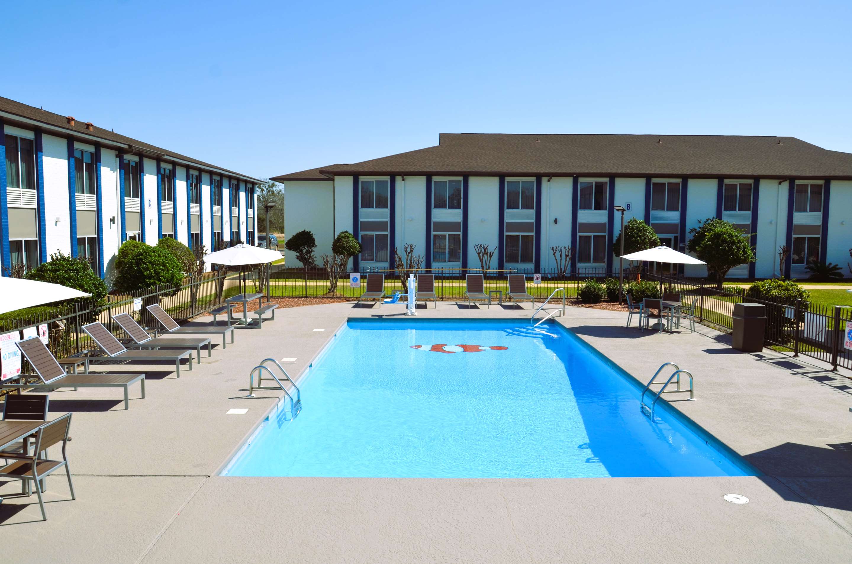 Pool | Americas Best Value Inn & Suites Foley Gulf Shores