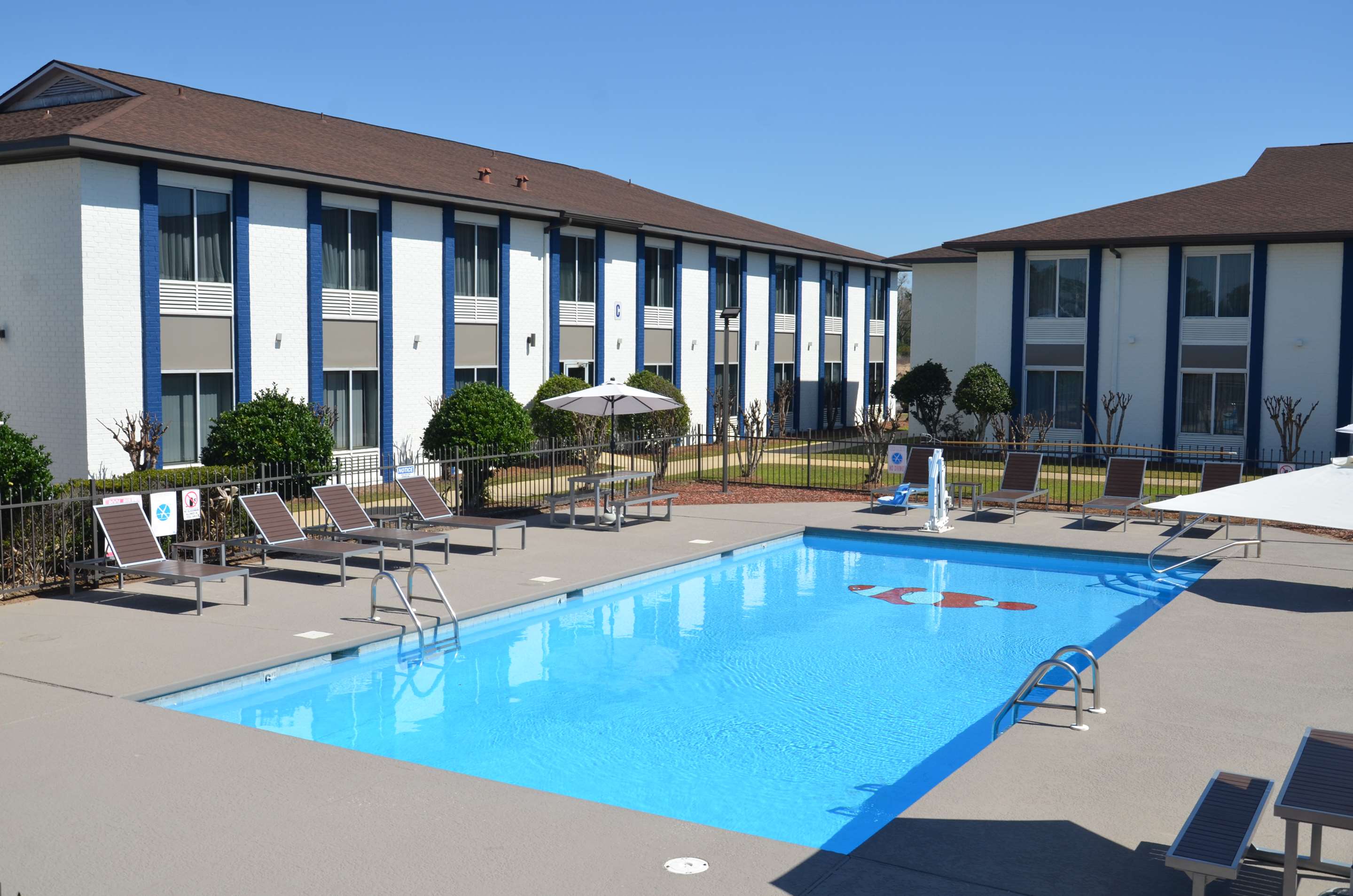 Pool | Americas Best Value Inn & Suites Foley Gulf Shores