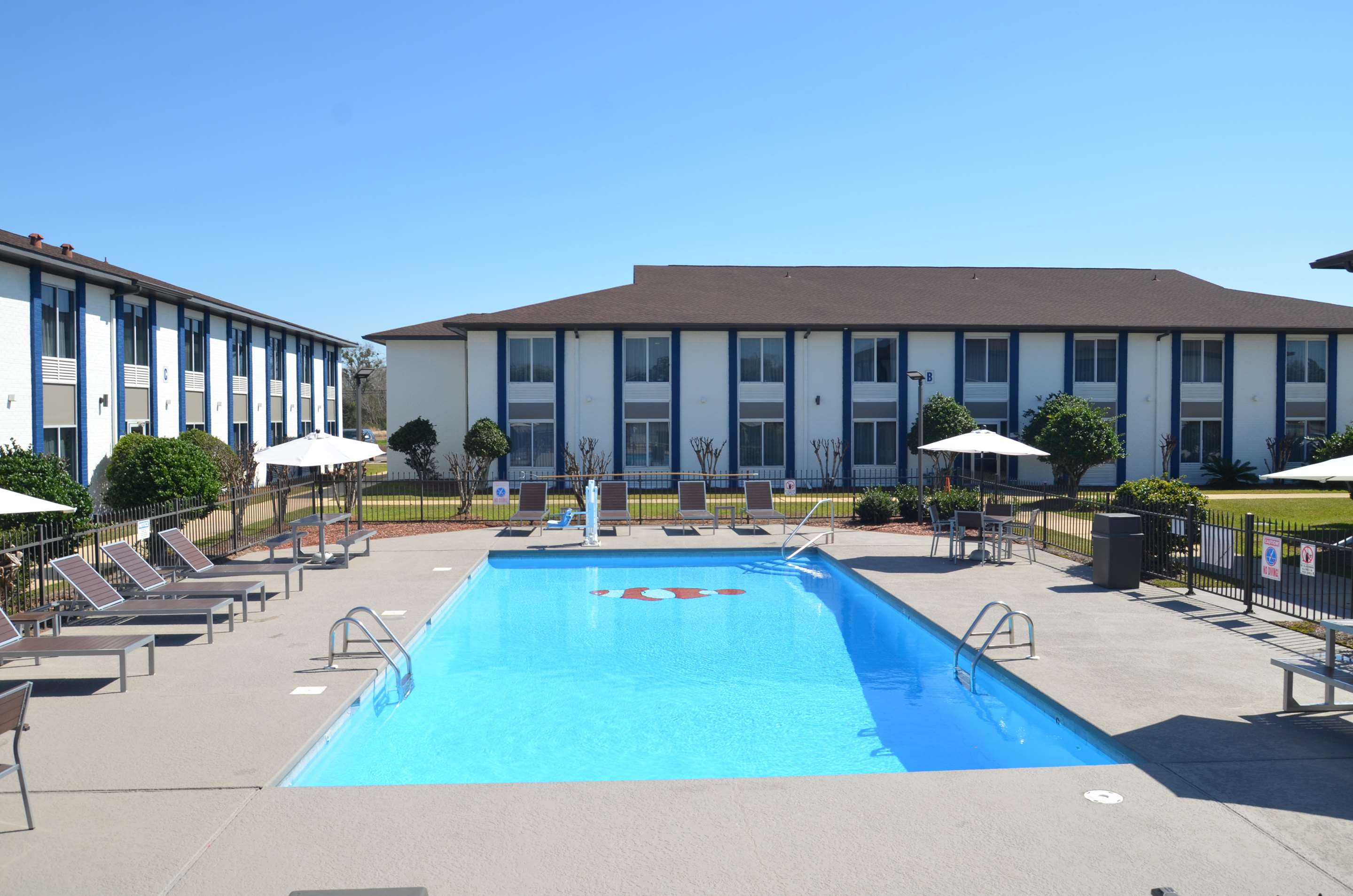 Pool | Americas Best Value Inn & Suites Foley Gulf Shores