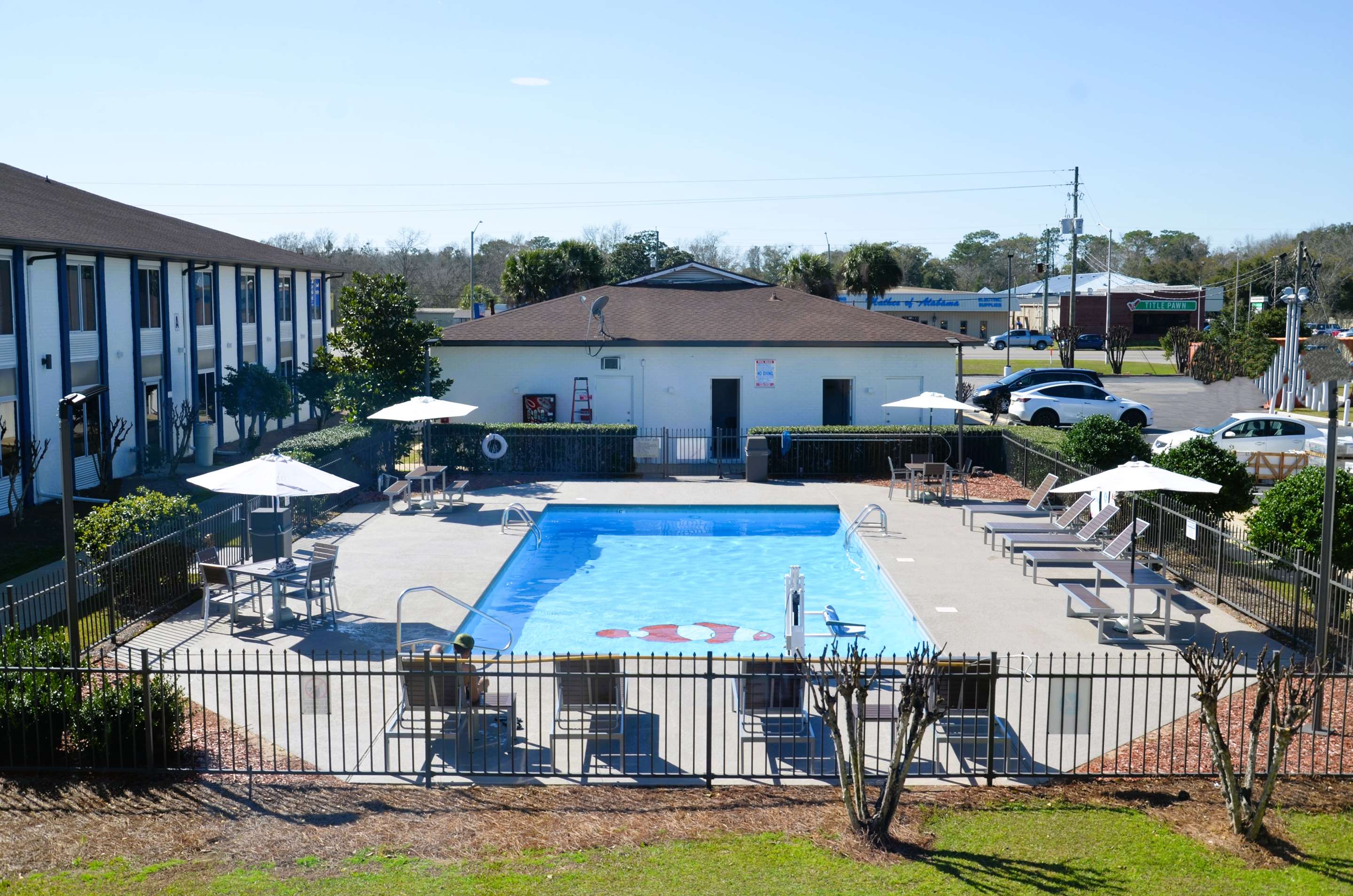 Pool | Americas Best Value Inn & Suites Foley Gulf Shores