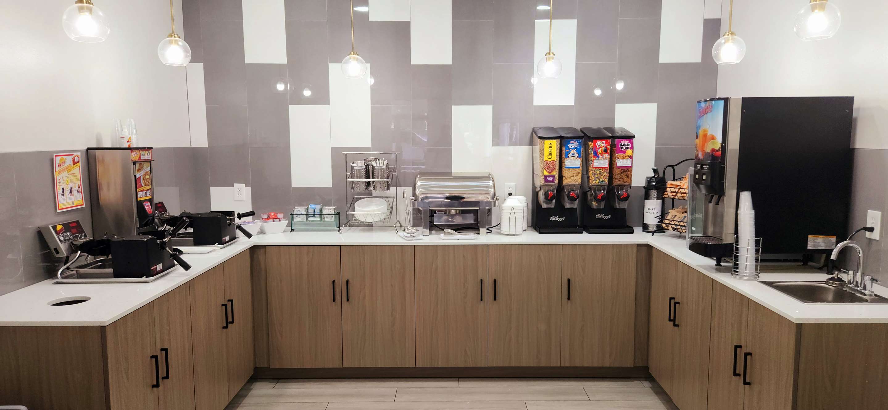 ABVI Foley Gulf Shores breakfast | Americas Best Value Inn & Suites Foley Gulf Shores