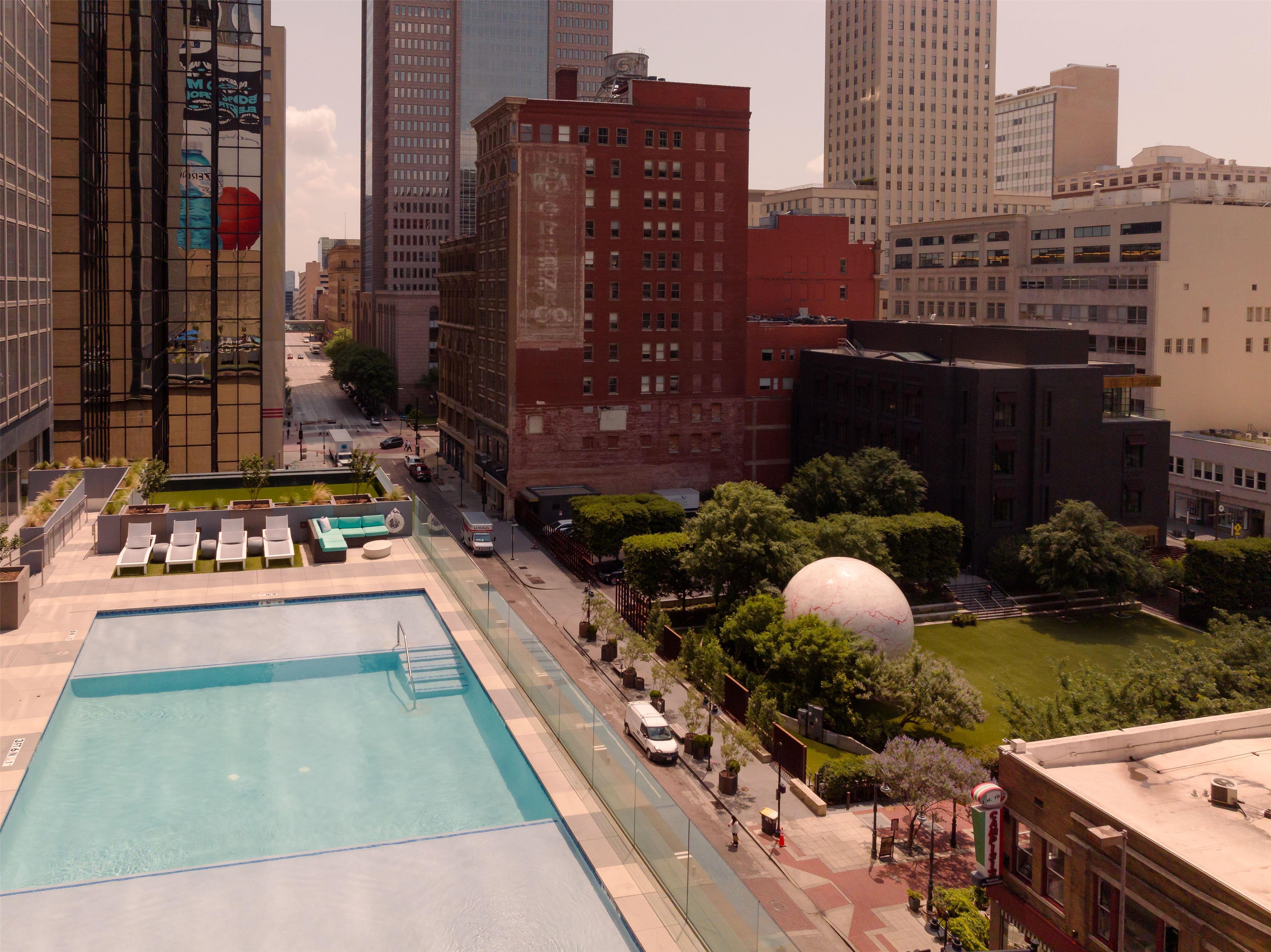 Pool | Hilton Garden Inn Downtown Dallas