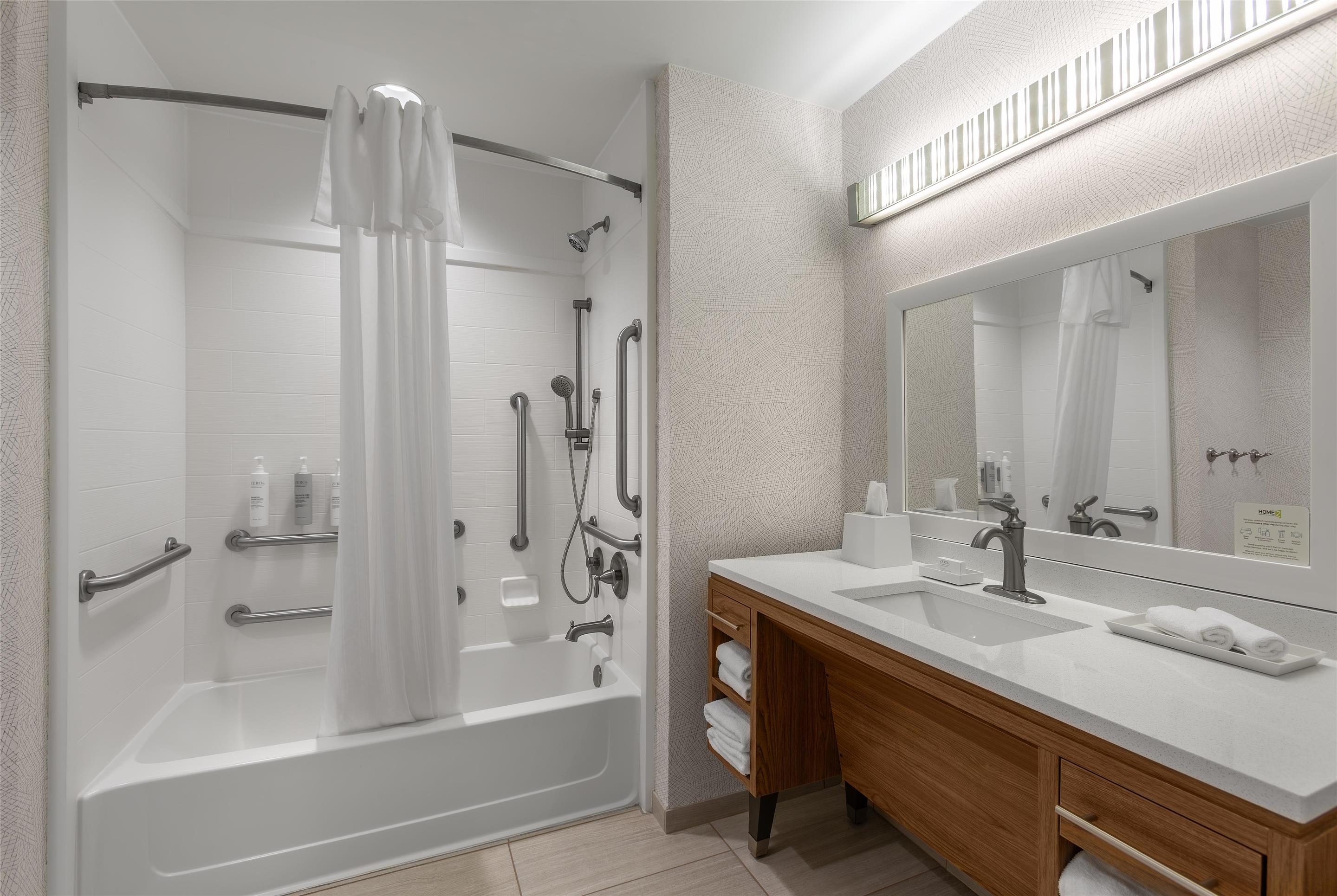 Guest room bath