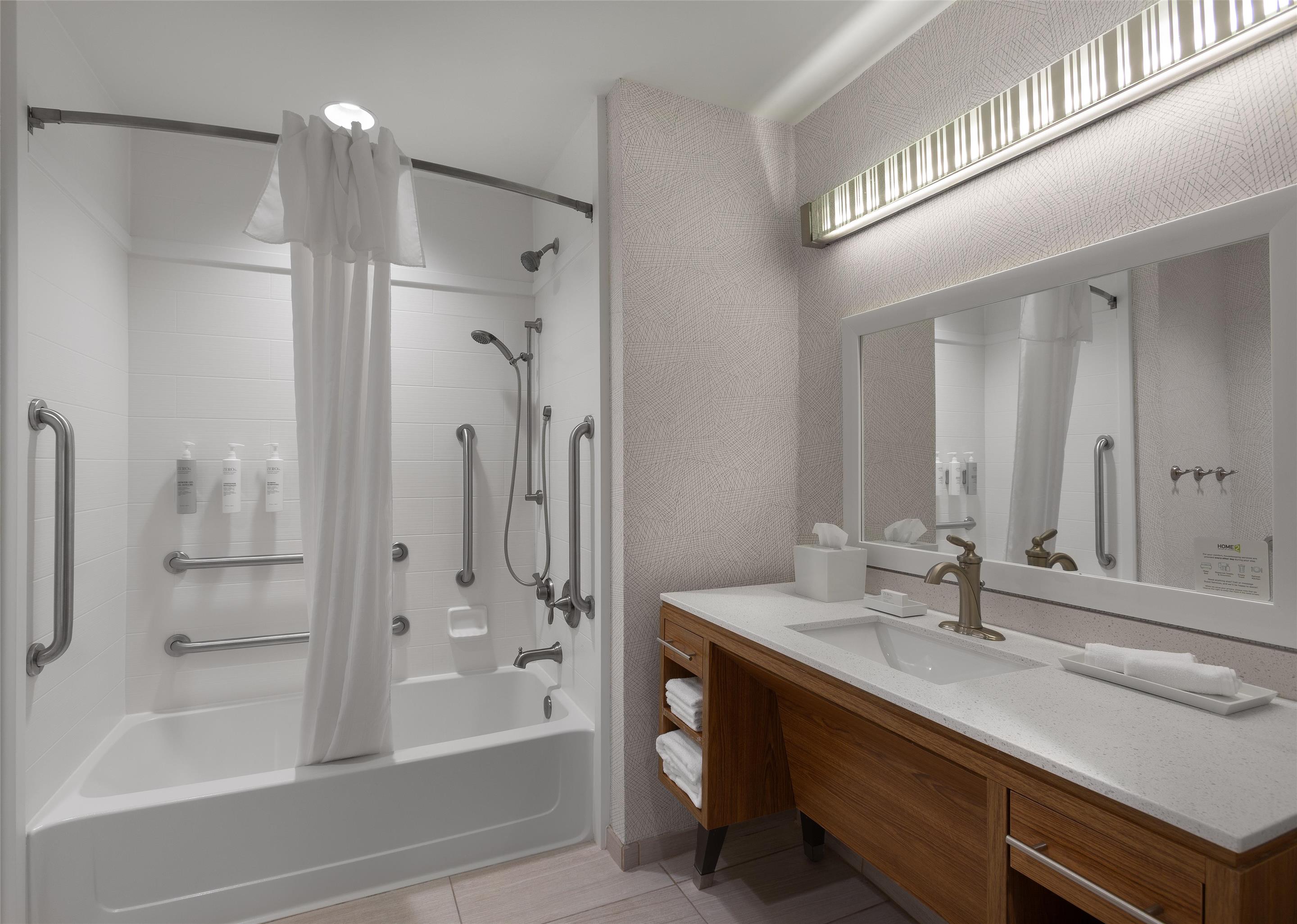 Guest room bath