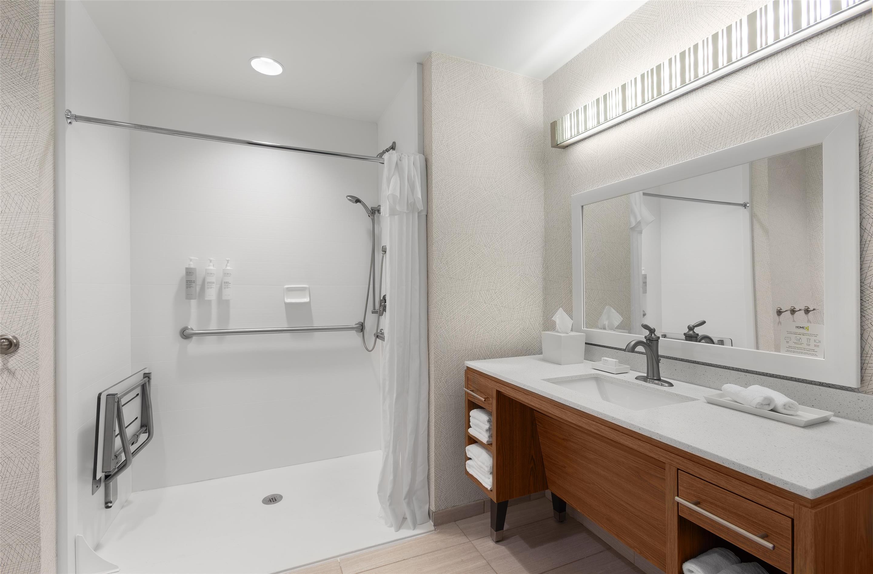 Guest room bath