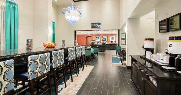 Amenities - Hampton Inn & Suites Orlando - I-4, Exits 71 & 72