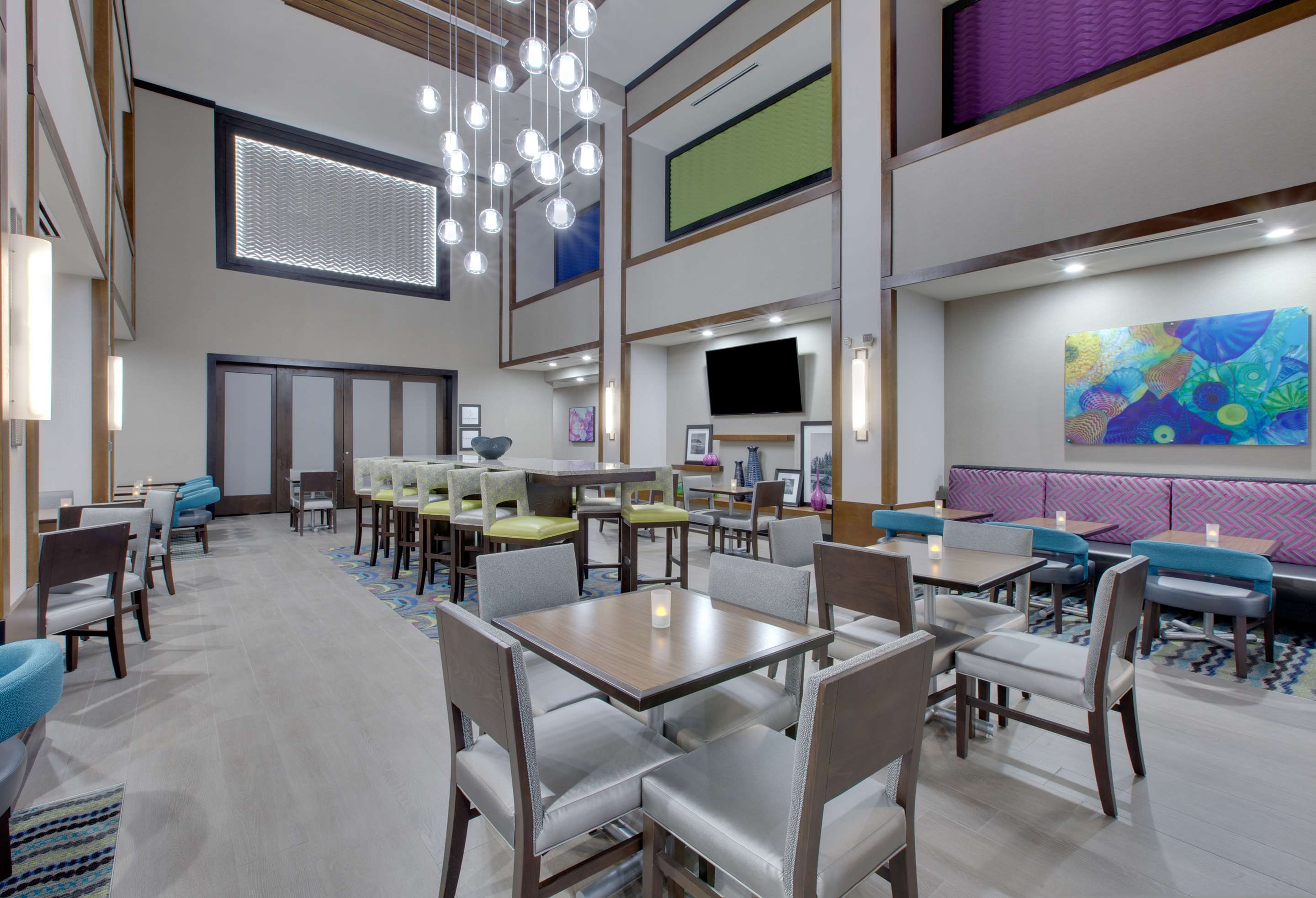 Breakfast Area | Hampton Inn & Suites Tyler-South