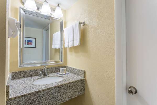  - Howard Johnson Hotel Virginia Beach