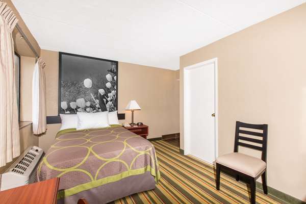  - Super 8 Hotel Frederick - I-70, Exit 54