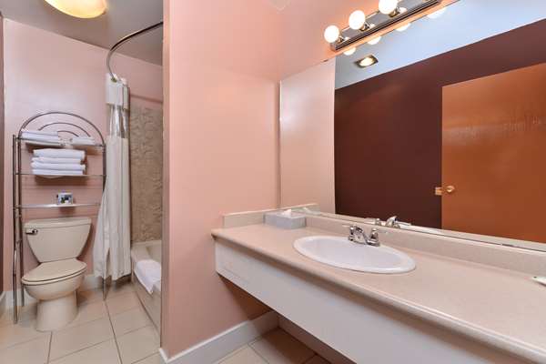  - Canadas Best Value Inn & Suites Castlegar