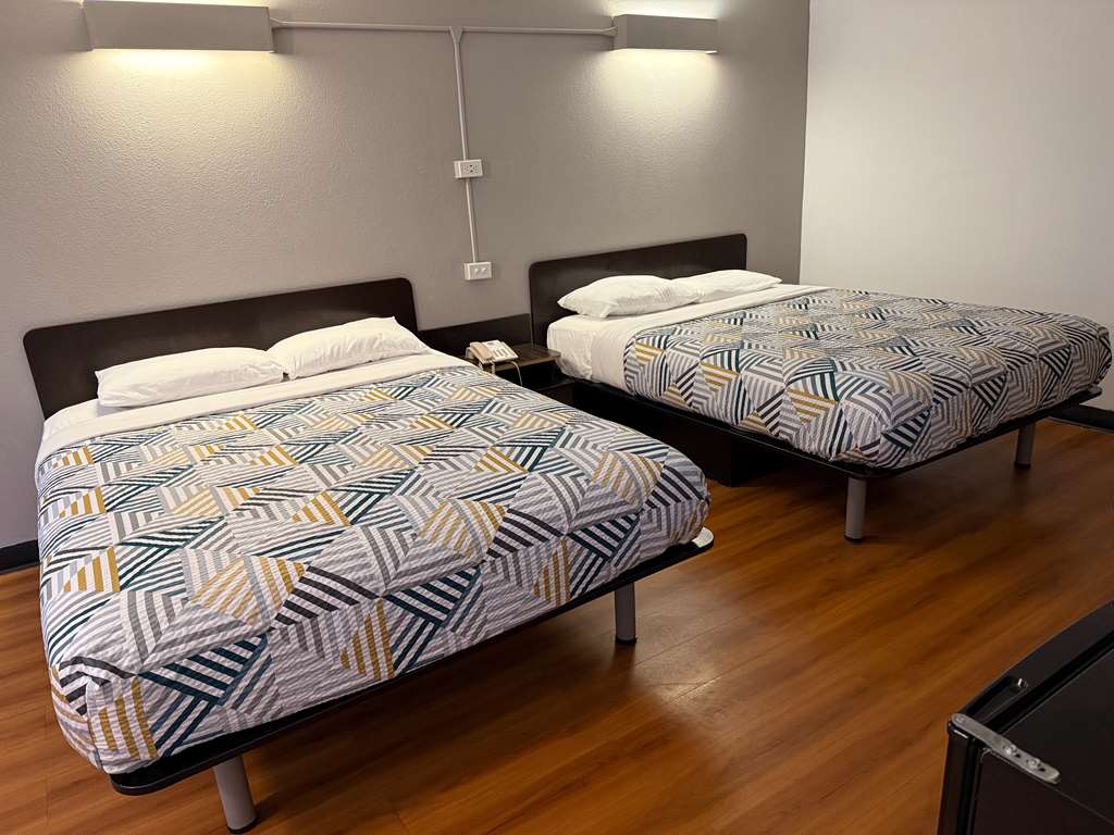 MOTEL 6 JOLIET I-80-guestroom-Guest Room,On-Site.jpg
