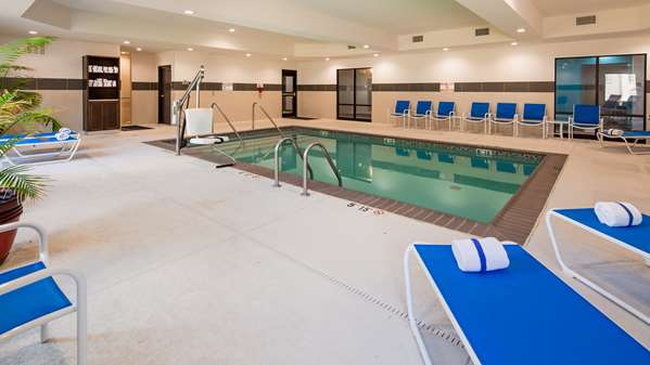 Pool - Best Western Plus Ardmore Inn & Suites
