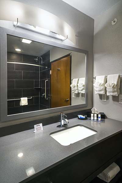  - Best Western Plus Lampasas Inn