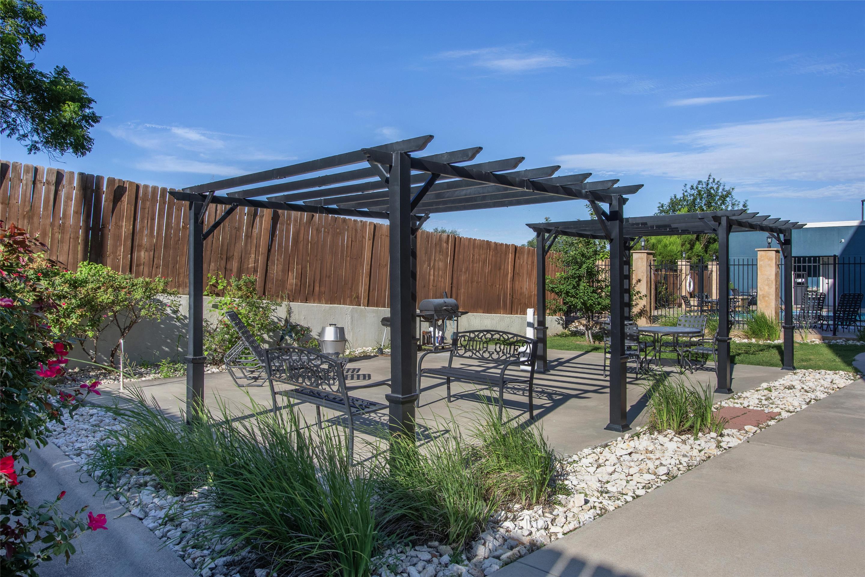 BBQ Area | Best Western Plus Lampasas Inn & Suites