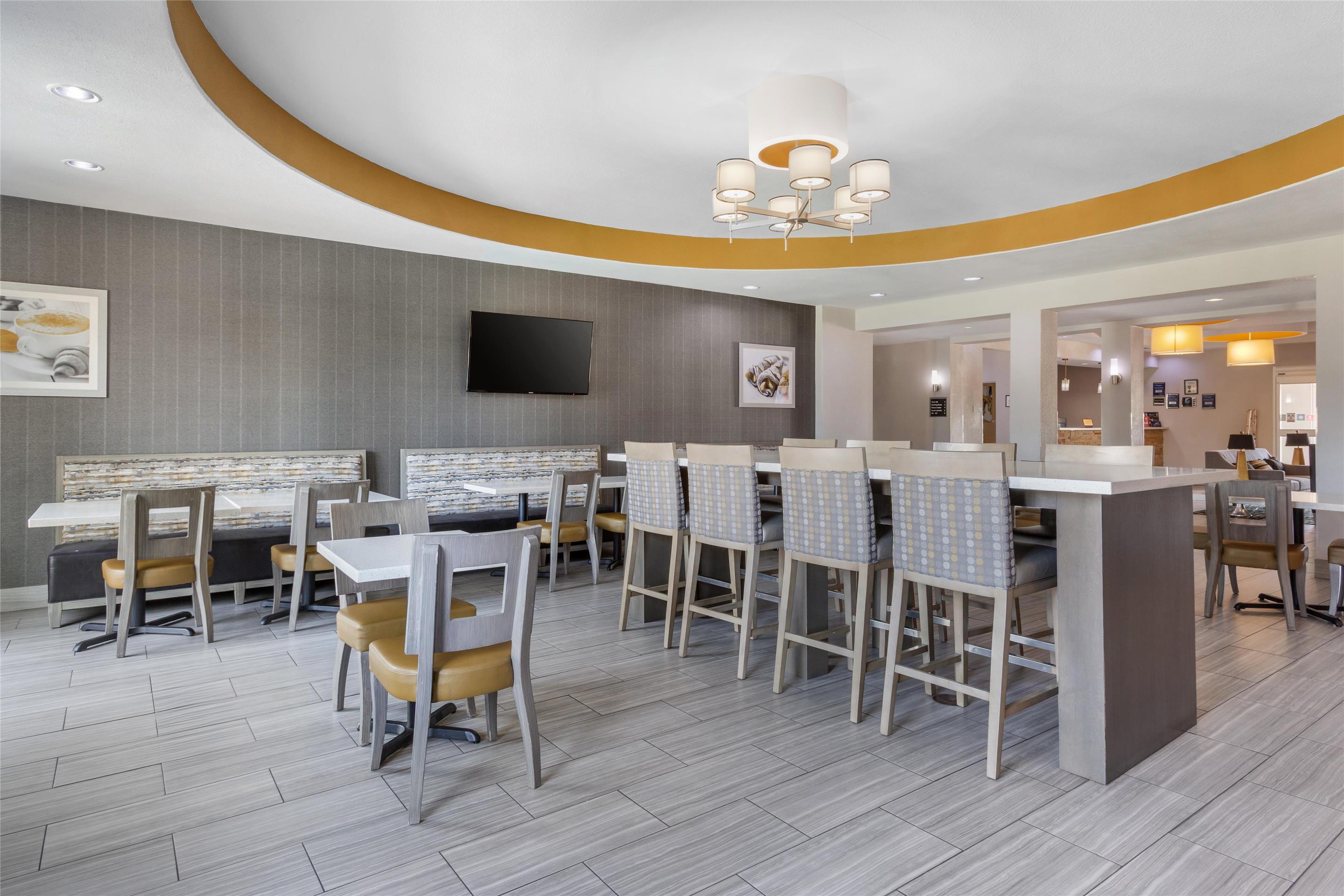 Breakfast Area | Best Western Plus Lampasas Inn & Suites