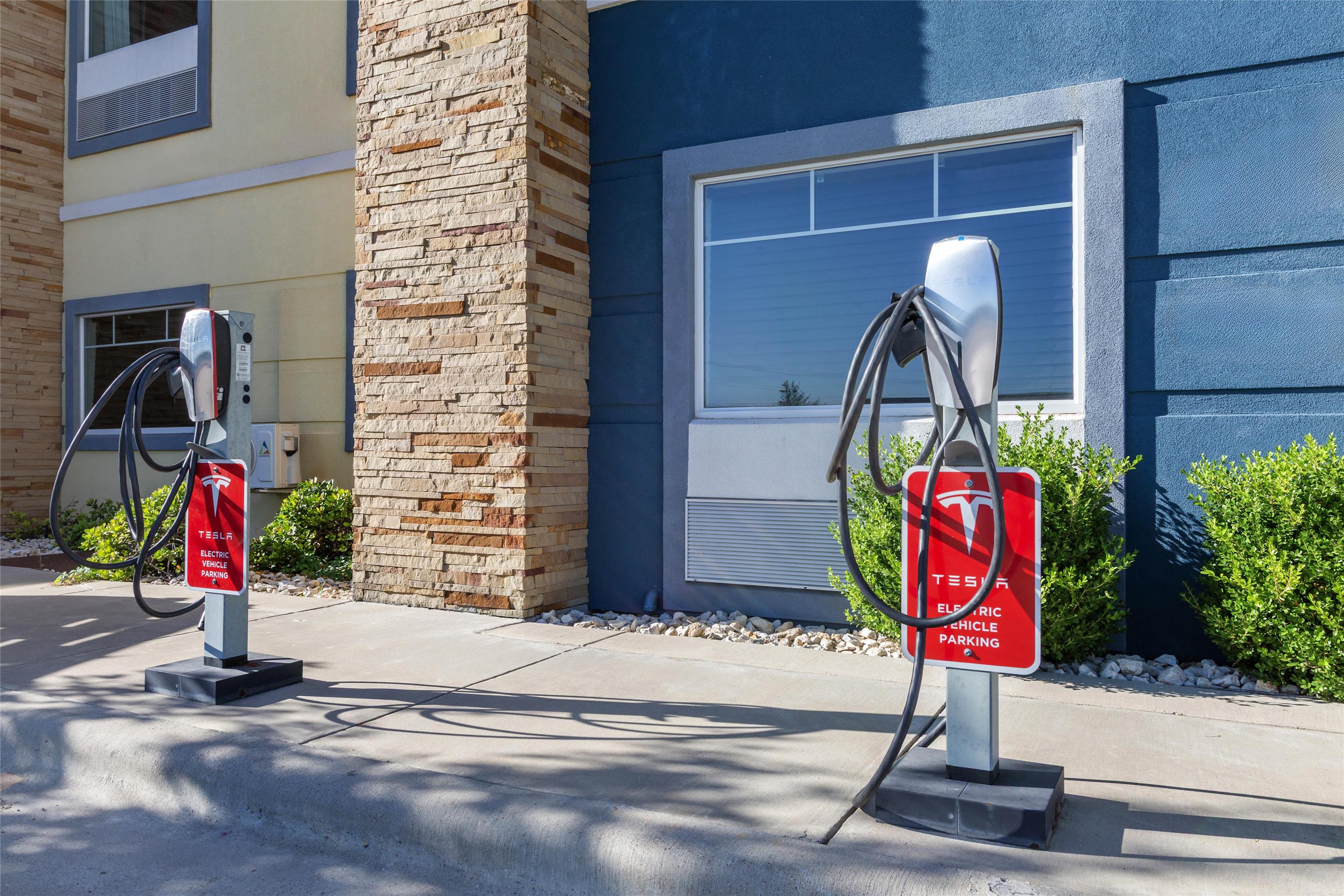 EV Charger | Best Western Plus Lampasas Inn & Suites