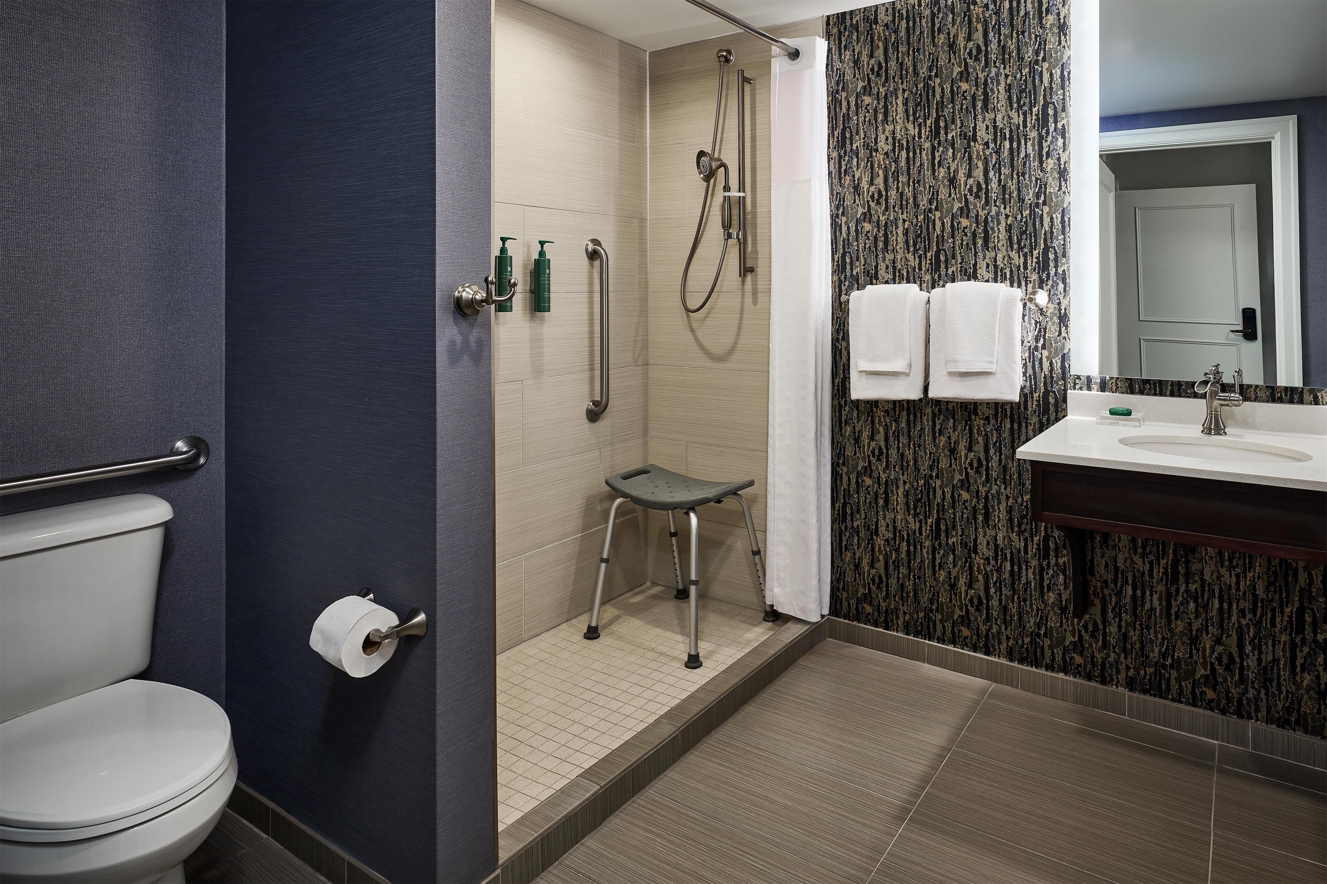 Guest room bath