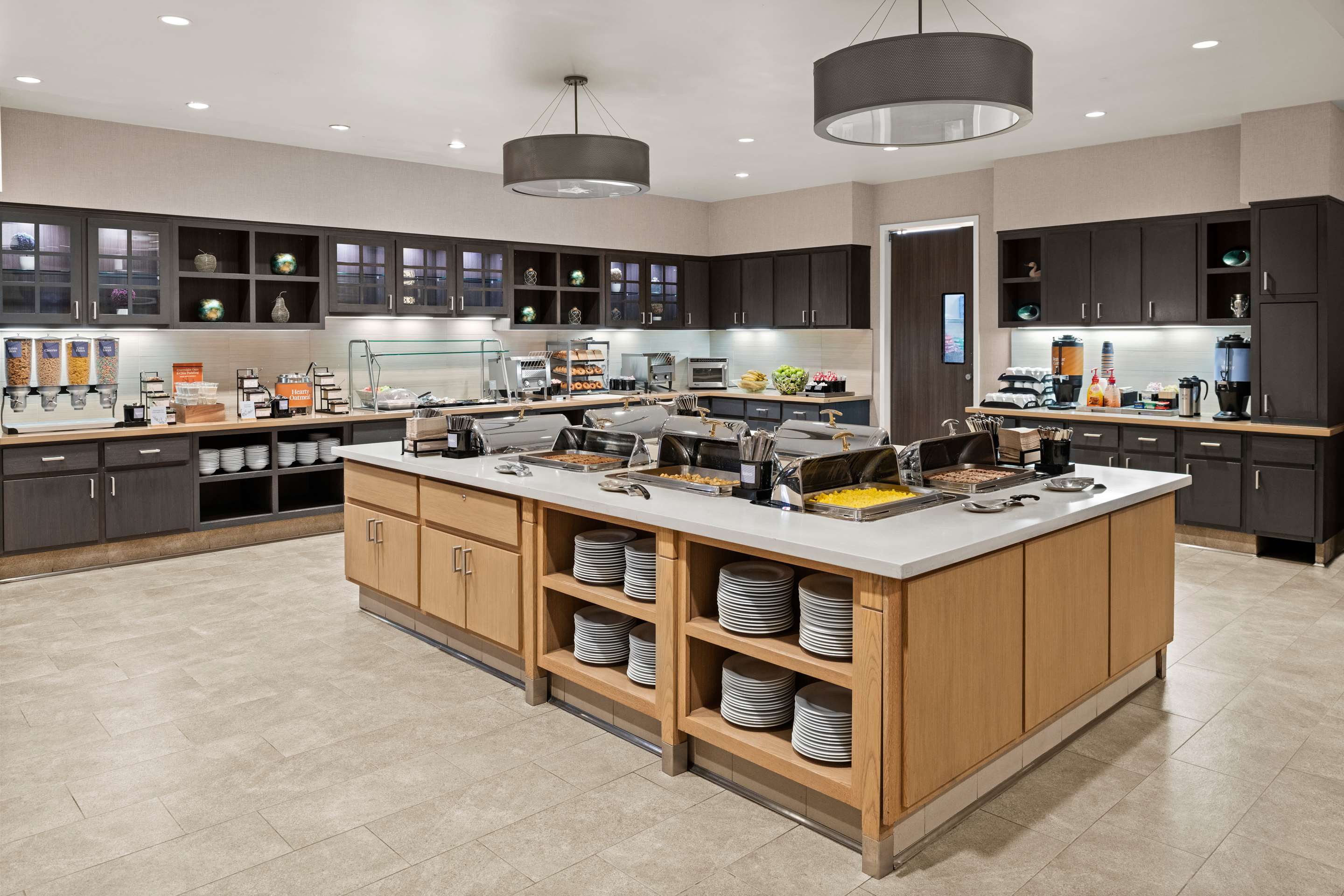 Breakfast Area | Homewood Suites by Hilton Anaheim Resort – Convention Center