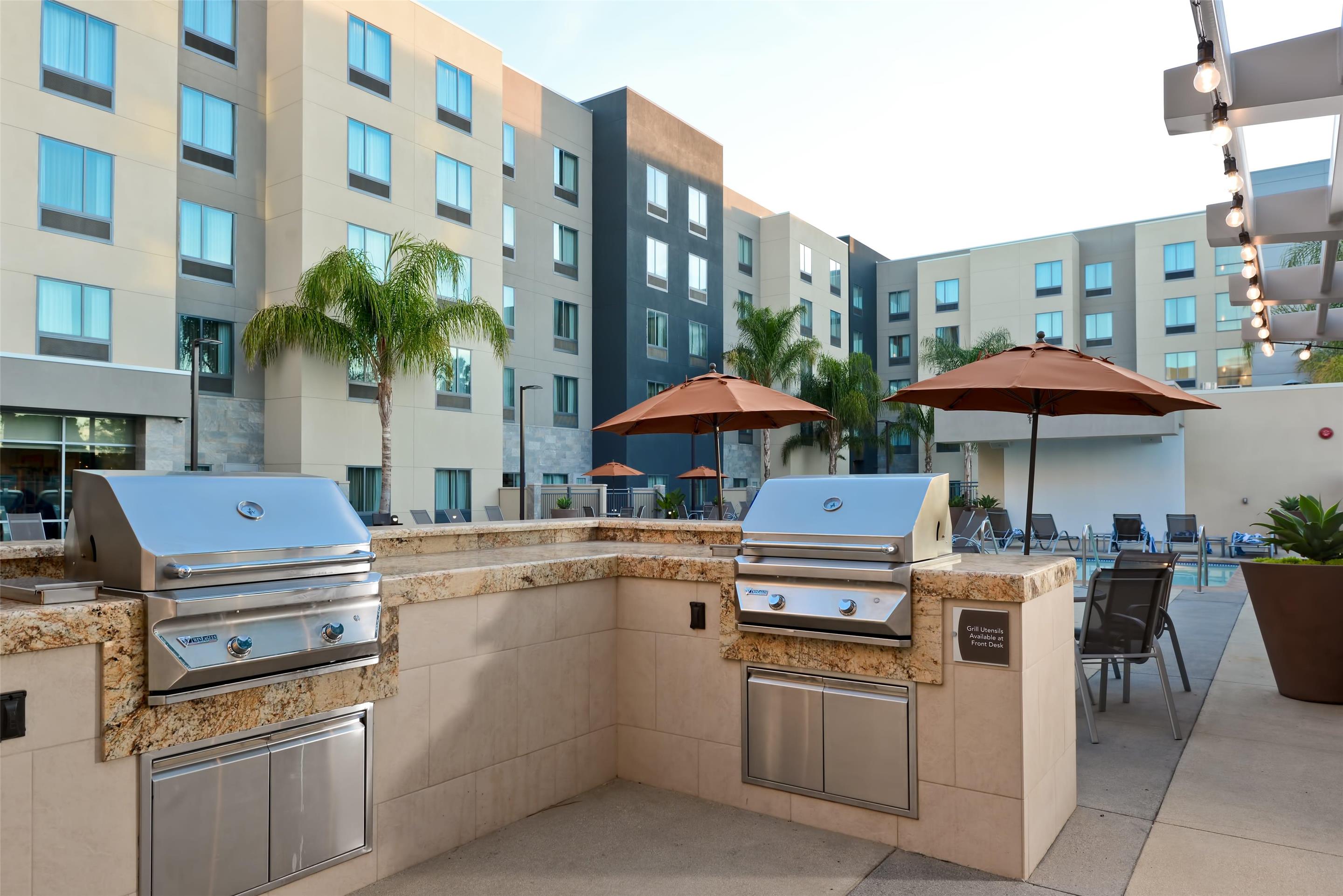 Exterior | Homewood Suites by Hilton Anaheim Resort – Convention Center