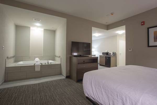  - Hilton Garden Inn Bolingbrook