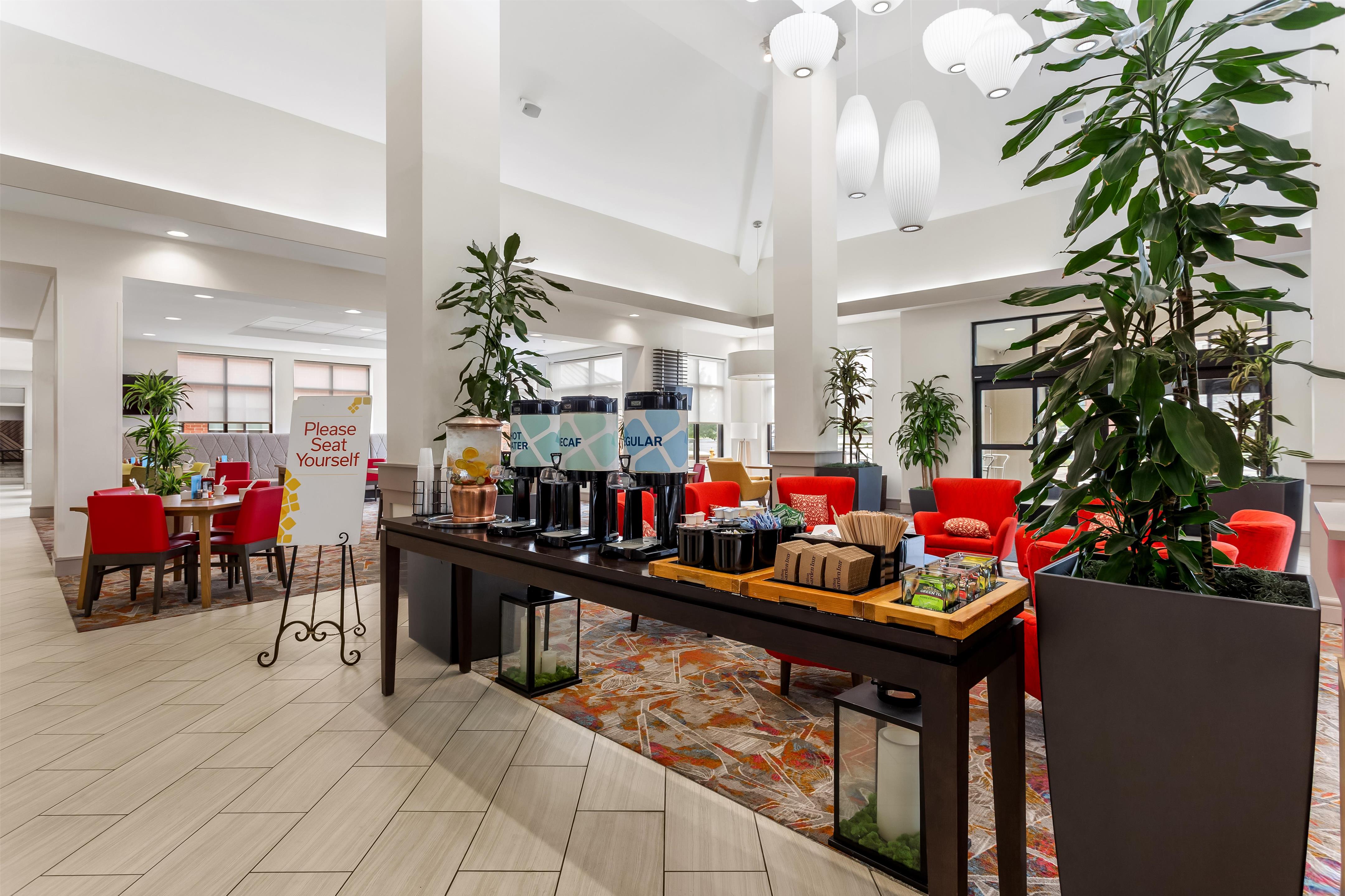Lobby | Hilton Garden Inn Bolingbrook I-55